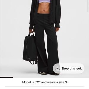 Lululemon Define high rise wide leg pants Black NWT